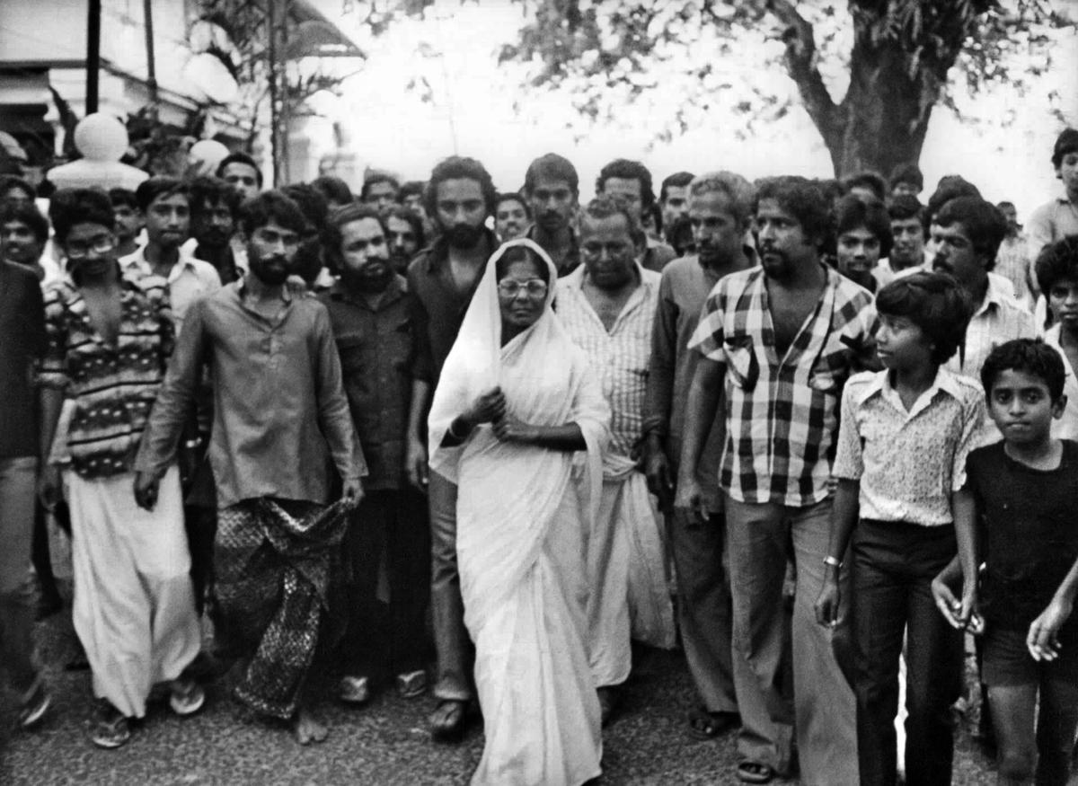 జాన్ అబ్రహం యొక్క అమ్మ అరియన్ యొక్క పునరుద్ధరించబడిన సంస్కరణ. జాన్ అబ్రహం యొక్క అమ్మ అరియన్ యొక్క పునరుద్ధరించబడిన సంస్కరణ.